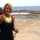 Oude dame zoekt gezelschap en meer
