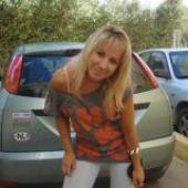 Blonde rijpe vrouw is in voor spannend contact